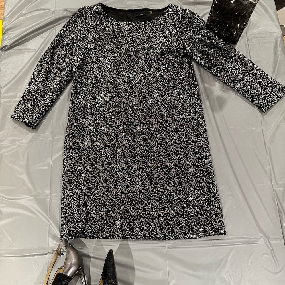 Taharj Black Silver sequin long sleeve dress xs